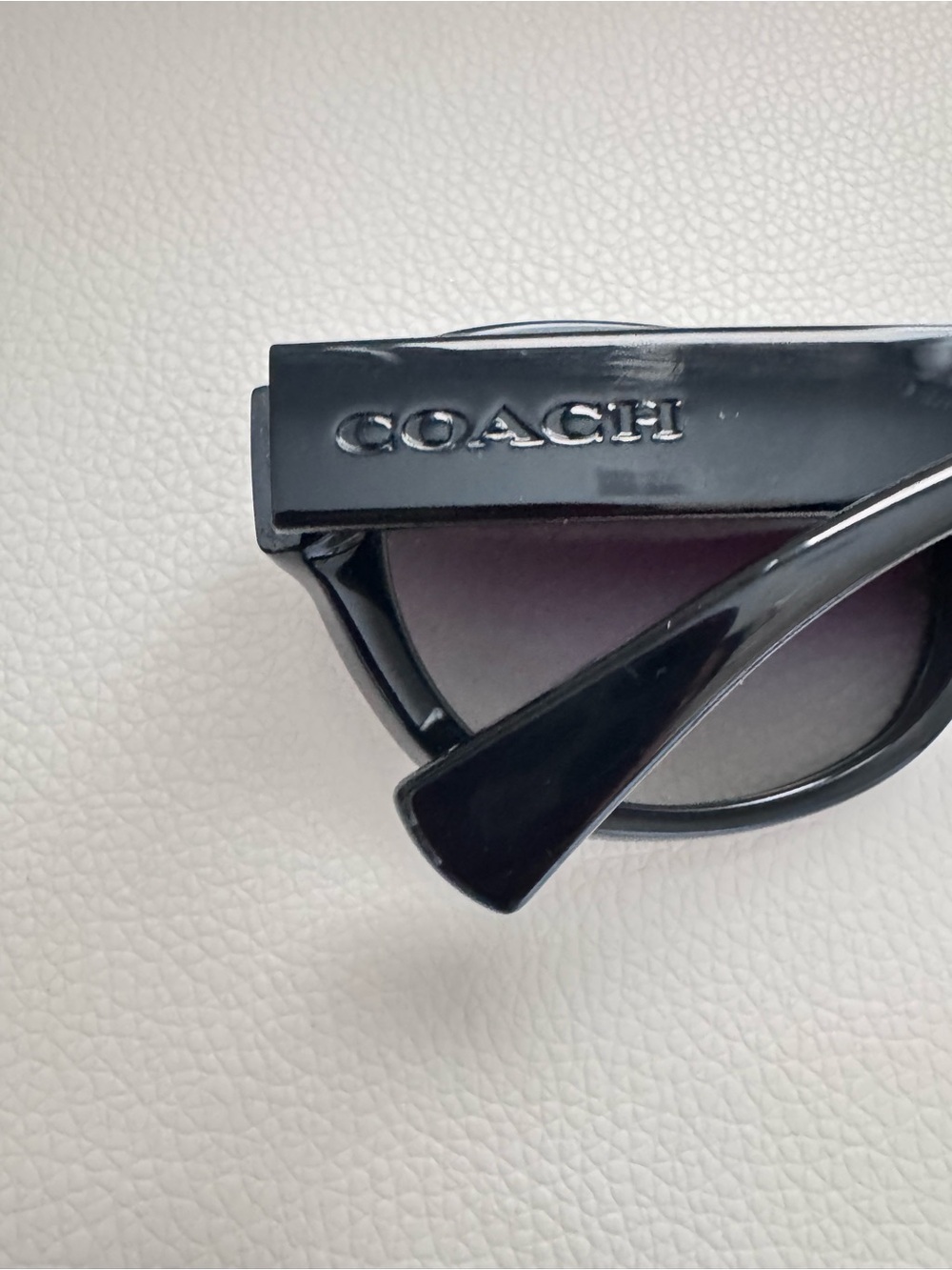 Coach Like New Gisele Sunglasses With Case for Women - Picture 6 of 12
